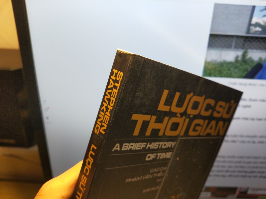 Mình nhìn mà mình chán á. Không hiểu sao sách lại bị xước đến mức này luôn.
