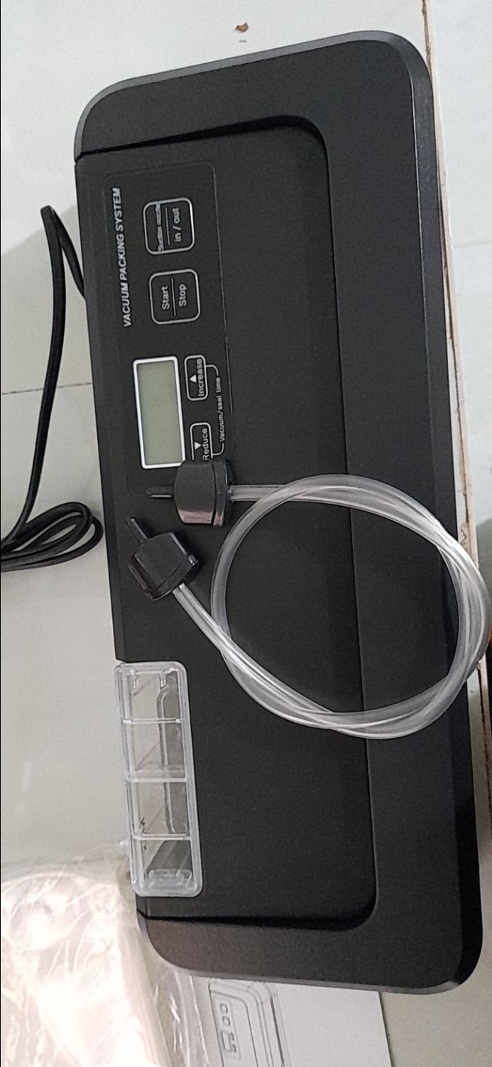 mình đã sử dụng hết ngày hôm nay và quay review cho mn, eo ôi dùng tốt lắm luôn, thề đấy. Rất tiện để bảo quản đồ khô ngoài ra còn có thể dùng khóa miệng bọc nilong rất thích mình đã sử dụng hết ngày hôm nay và quay review cho mn, eo ôi dùng tốt lắm luôn, thề đấy. Rất tiện để bảo quản đồ khô ngoài ra còn có thể dùng khóa miệng bọc nilong rất thích