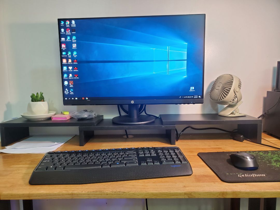 Cực kỳ xịn xò, đóng gói rất kỹ cẩn thận. Hướng dẫn lắp ghép tỷ mỉ, ốc vít và cách ghép các cạnh rất lạ, đóng vào cực kỳ chắc chắn.
Cửa hàng còn tỉ mỉ tặng thêm miếng dán không lộ vít, tặng thêm 1 bộ vít sơ cua nữa.
Chúc cửa hàng thành công với phong cách làm việc pro thế này

P/s Có phần góc hơi bị dập chắc do vận chuyển.