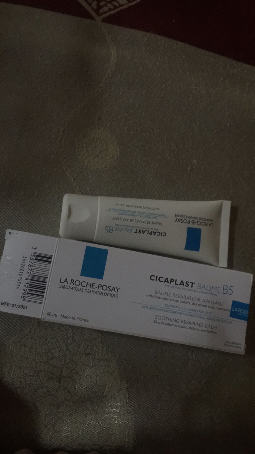 Đóng gói cẩn thận. Kem mình dùng nhiều rồi, khá dịu nhẹ, không kích ứng. Da mình không mụn, không dầu, hơi khô 1 chút nên chỉ cần dòng kem dịu nhẹ vừa túi tiền. 
Nếu chỉ bôi mặt thì mua tuýp 40ml này là vừa. Nếu ai dùng cho cả tay chân thì nên mua tuýp 100ml