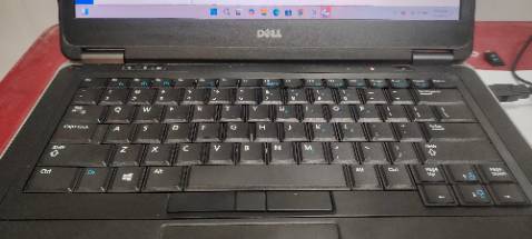 1. Hàng không như ảnh, đặt loại có led mà giao hàng không có chân cắm LEd. 2. Giao hàng Tiki thì mình đánh giá cao về chất lượng, ship nhanh 3. Điểm cộng: phím cơ bản khá ổn, các nút phím cho cảm giác khá chắc, nhạy, độ bền thì trừ khi các loại phím quá đểu thì mới hỏng, giá cả trên 300k thì ko phải loại đó. 4. Lắp vào là sử dụng luôn, giá 350k thì hơi chát. 5. Treo đầu dê, bán thịt *** nên ko ủng hộ lần sau.