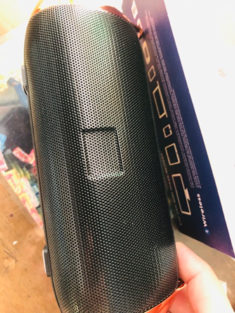 Loa mở  max  hơi bi méo tiếng,nút cộng trừ kg phải là âm lượng mà nhấp vô nó qua clip khác khi đang xem youtube.tạm dùng thì vẫn ok