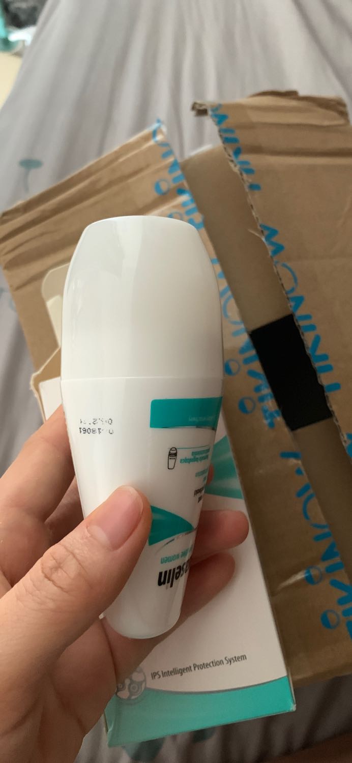 Bên ngoài có mac thì bị bóc trươsc rồi ,bên trong thì k có luôn hs mờ ảo cảm giác như là sp ddã qua sd k an tâm chú nào.nhìn đã k muốn dùng.