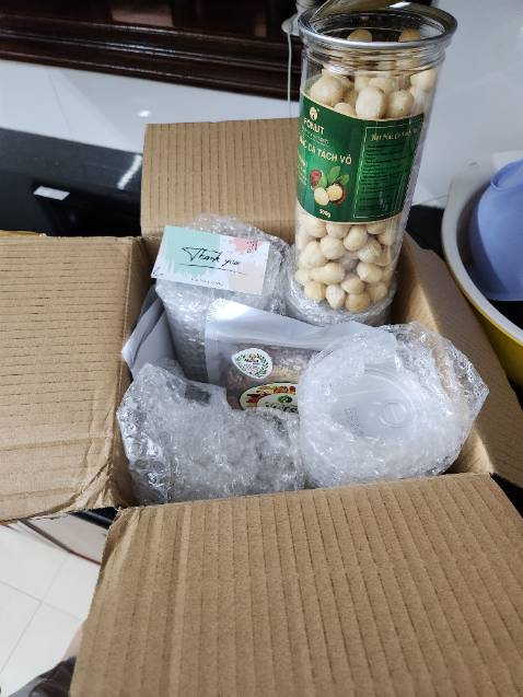 Dùng làm sữa hạt thì rất ok, còn ăn trực tiếp thì không đã lắm vì hạt hơi nhỏ chút. Shop giao hàng nhanh còn được tặng thêm quà nữa.