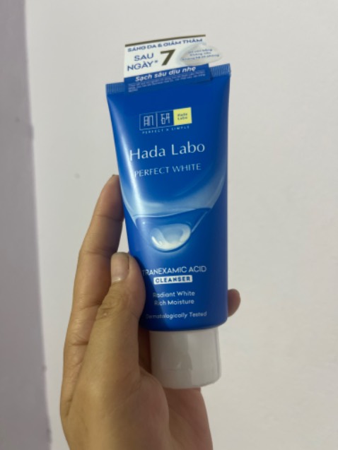 M chưa dùng lên chưa biết ntn khi nào m dùng sữa rửa mặt mình quay lại đánh giá tiếp ạ M chưa dùng lên chưa biết ntn khi nào m dùng sữa rửa mặt mình quay lại đánh giá tiếp ạ