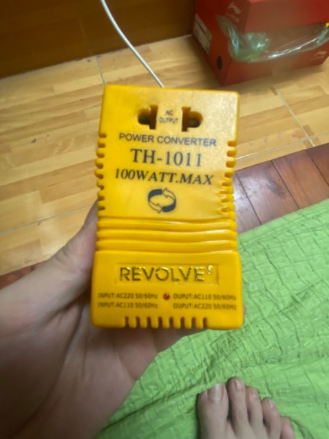 Mình có vài đồ điện mang từ nhật về nên mua cái đổi nguồn từ shop dùng mới đc 2 tháng đã khét mù. Mà nghe chừng nguy cơ cháy nhà khá là cao nên mình đã ngưng sử dụng