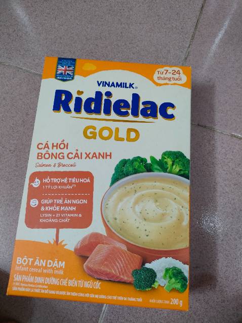 Đóng gói cẩn thận, giao hàng nhanh, nhân viên vận chuyển vui vẻ