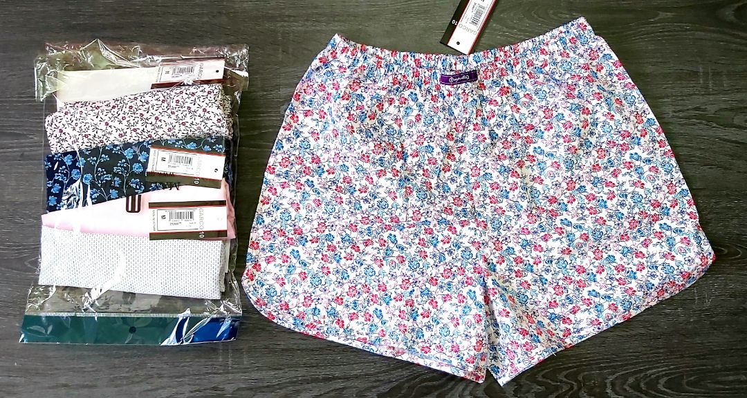 Đúng kiểu mình thích, 5 màu đều ưng. Chất liệu vải mát, mỏng nhẹ. Đường máy cẩn thận, cạp quần vừa ko bị thít vào bụng.
Dịch vụ Tiki rất nhanh (giao sớm hơn dự kiến 5 ngày), gói hàng cẩn thận. Like & Thanks!