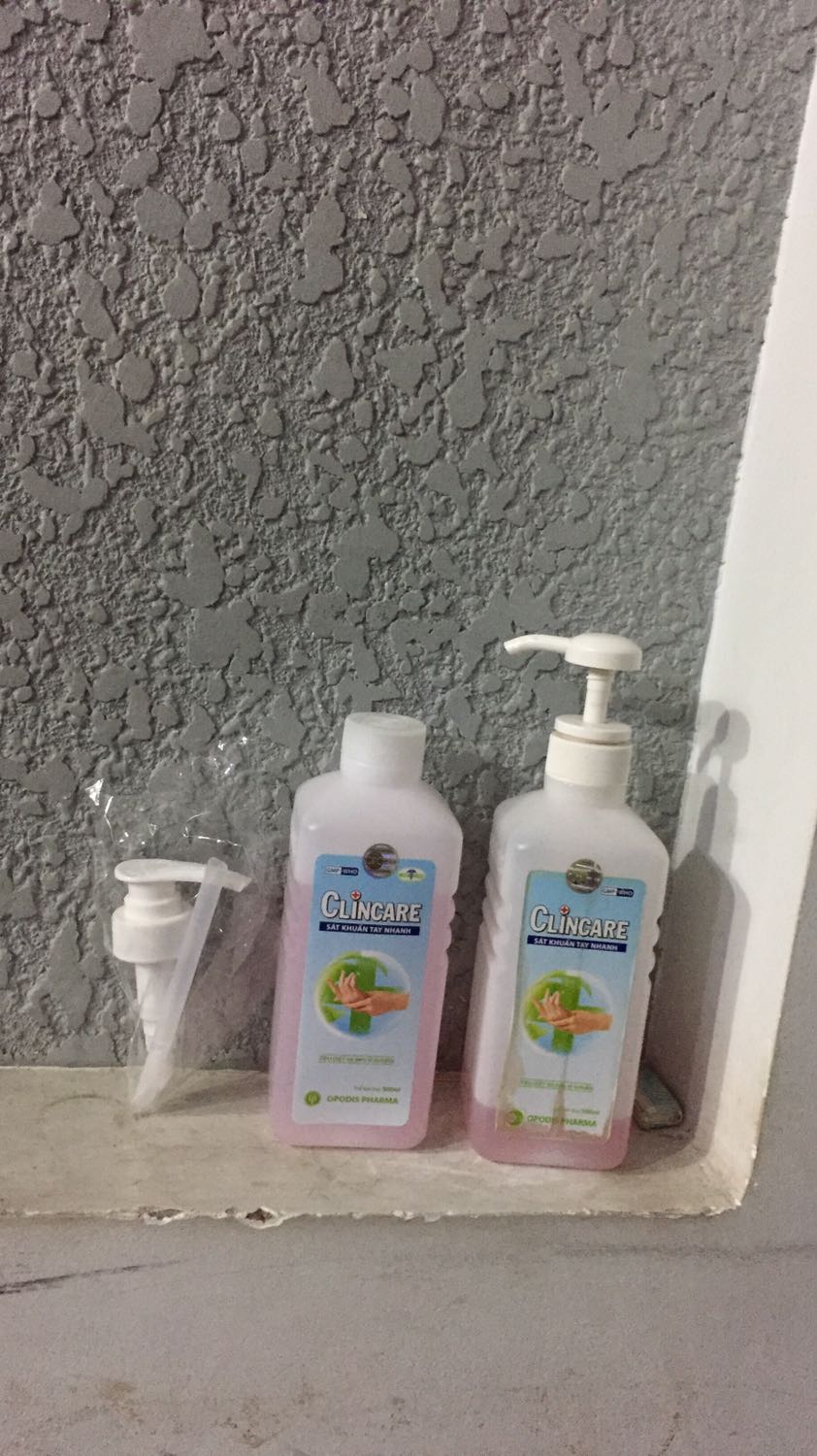 Đóng gói kỹ, giao hàng nhanh, bán giá cao hơn nhiều so với trước mùa dịch, nhưng vẫn còn rẻ hơn so với Shop bên trang web bán hàng online khác; Đã dùng sản phẩm này rồi nên biết là chất lượng tốt dù là hàng Vietnam