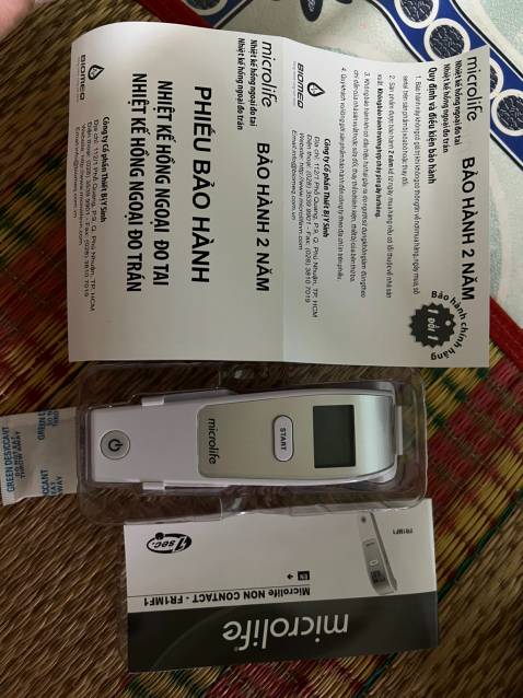 Ngoại quan: Sản phẩm có ngoại quan tương đối giống với mô tả, sản phẩm chính hãng có vỏ hộp nhìn xịn xò. Được tặng kèm 5 cây nặn mụn. hahaha
Xuất xứ: Thương hiệu Microlife của Trung Quốc.
Sản xuất: Tại China anh hùng. 
Chất lượng: Nhiệt kế hồng ngoại đo tránh cho kết quả nhanh chỉ trong 1s, có thể đo nhiệt độ cơ thể và nhiệt độ môi trường vật như sữa, nước,... Tuy nhiên, kết quả sẽ có độ xê dịch nhất định.
Thời gian giao hàng: Do có sử dụng gói Tiki Now nên thời gian giao hàng nhanh, đặt từ 10:04, Thứ sáu 11-*** đến 08:39, Thứ bảy 12-*** sản phẩm đã được giao đến. 
Thái độ nhân viên giao hàng: Ổn, chịu hợp tác với tôi trong việc giao hàng. 
Giá sản phẩm: Mua với giá được áp mã giảm giá nên cũng hợp lý, miễn phí ship. 
Tổng quan: Sản phẩm phù hợp với những ai muốn sử dụng hàng chính hãng với một giá tiền và chất lượng sản phẩm tương đối. Bên cạnh đó, thời gian và dịch vụ giao hàng ổn. Cảm ơn mọi người đã đọc.