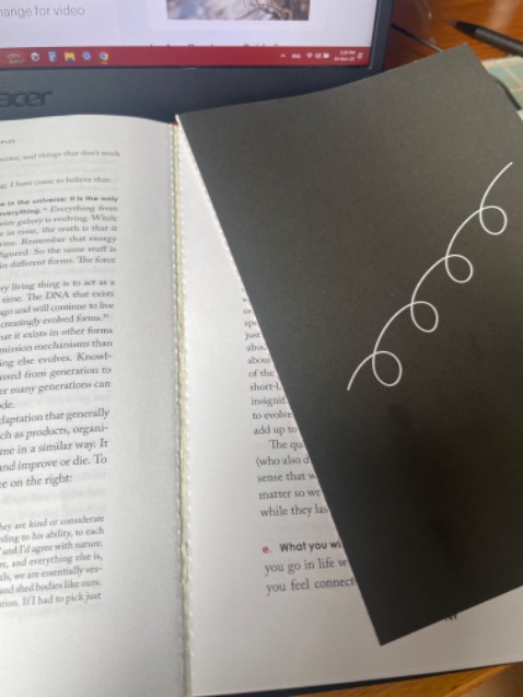 Mình không biết vì lý do gì mà chất lượng binding của cuốn sách mình mua rất tệ. Trang sách rơi ra rất nhiều. Mình không chê trách shop hay nguồn sách. Chỉ muốn gửi feedback cho shop biết (4 sao thay vì 1 sao cho chất lượng như thế này)