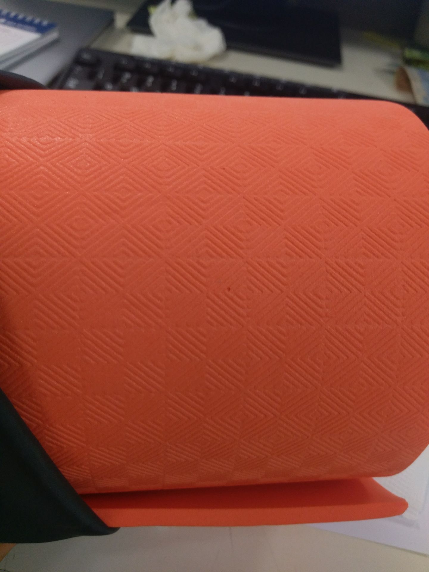 shop giao ko đúng loại đặt, mua hàng TPE mà giao loại nhựa xốp bay mùi kinh khủng, đặt màu xanh rêu mà giao màu cam, mua 2 lop mà giao 1 lớp, đề nghị đổi lại đúng loại đặt