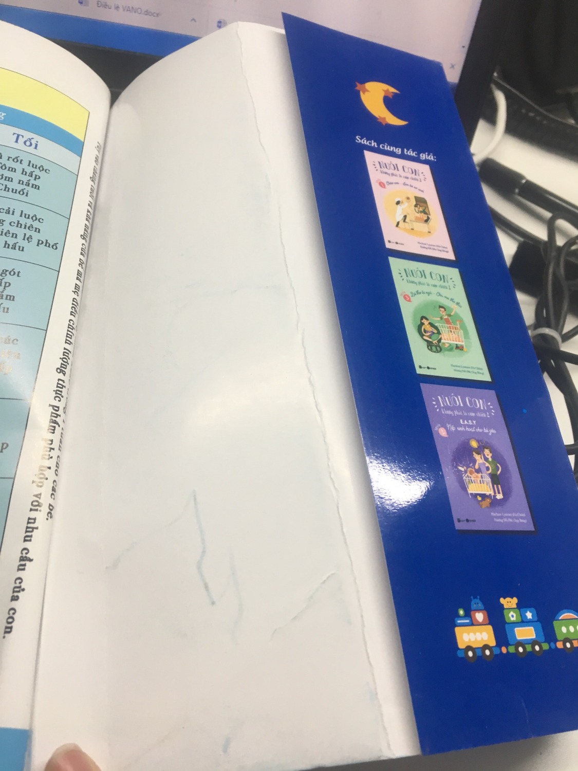 Mình mua sách của Tiki nhưng khi nhận được sách vào sáng nay thấy thất vọng toàn tập vì sách cũ, chắc chắn đã qua sử dụng vì sách đã bị bẩn (cả trong và ngoài), bìa trước và sau bị gập, nhàu nát và nhiều vết xước. Đề nghị  đổi hàng giúp mình. Mình cảm ơn và mong sớm nhận được phản hồi từ Tiki