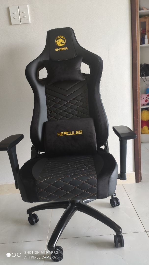 Khá nặng. Dễ lắp ráp. Gối lưng ko có dây đai như mẫu. Khá nặng. Dễ lắp ráp. Gối lưng ko có dây đai như mẫu.