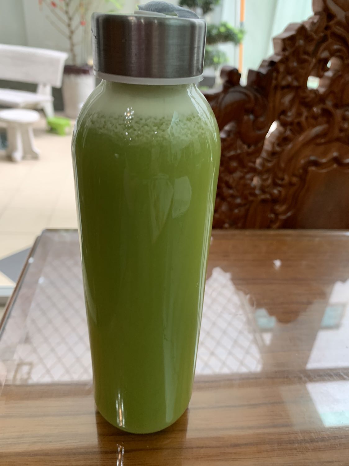 Chai đẹp, trong, dày dặn.