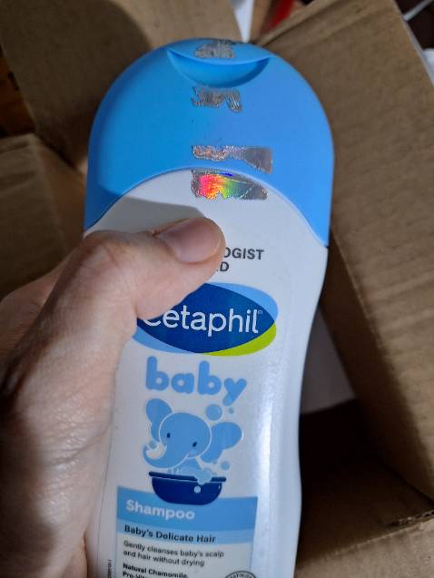 Giao hàng nhanh, đóng gói ổn, mà tem chống hàng giả đã bị bóc. Chán. Cho 2 sao