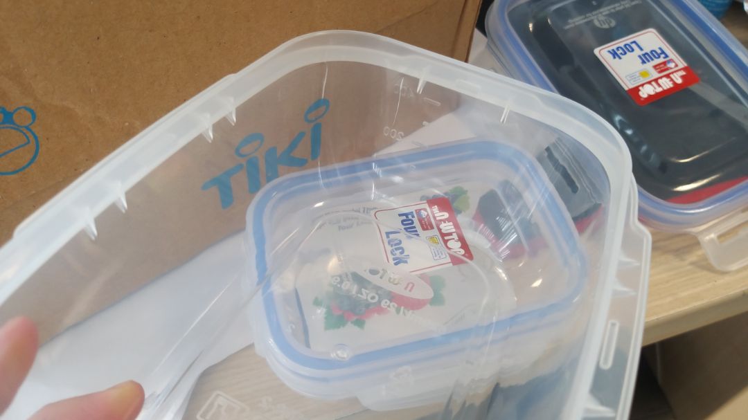 2 hộp bị nứt khi nhận được hàng