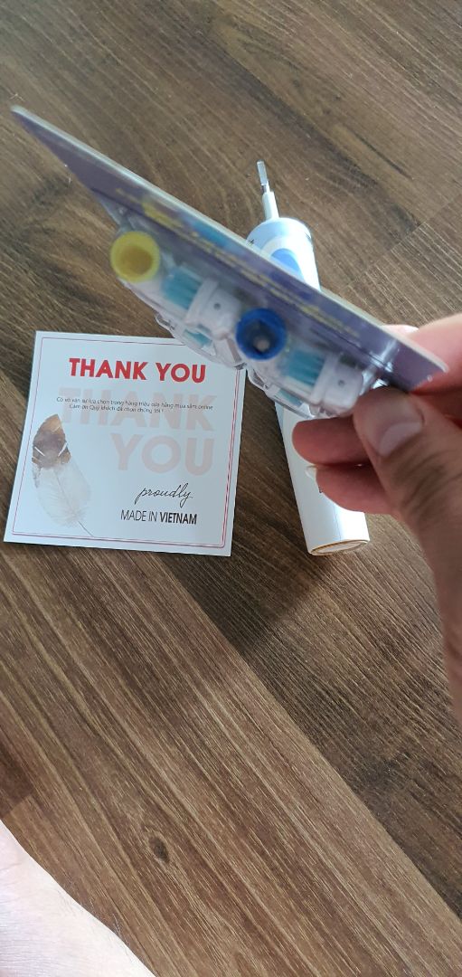 Đầu chuẩn cho máy Oral B dùng rất thích, Shop tư vấn nhiệt tình và có tâm thôi rồi kèm cả thư cảm ơn rất hay nhé 🥰 5 sao xứng đáng