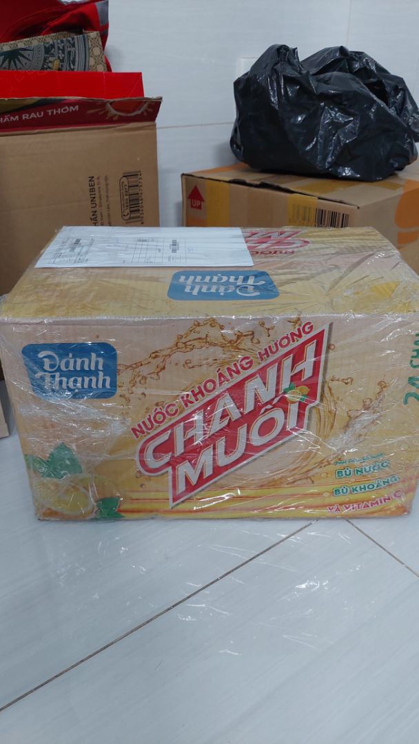 Đã nhận đúng đơn hàng . Nước khoáng chanh muối có gas , uống giải khát trong mùa hè rất ngon , tốt . Thùng 24 chai khá nặng , nhưng giao hàng nhanh .