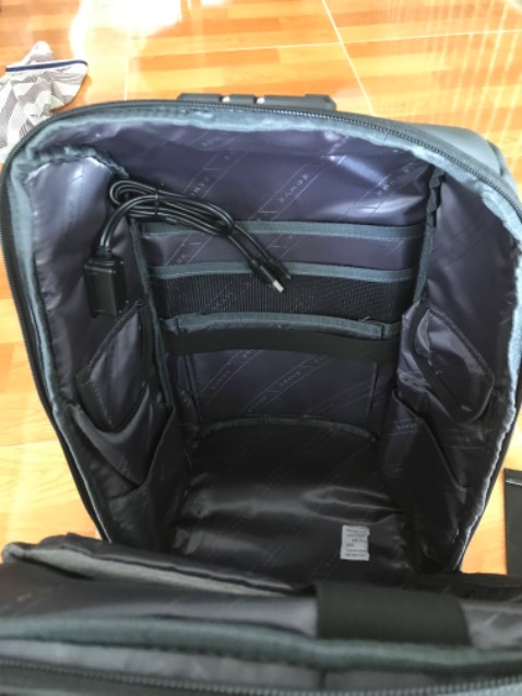 Kiểu dáng thiết kế đẹp, thời trang, màu sắc đẹp, chắc liệu vải mềm mịn....shop đóng gói rất kỉ, giao hàng trước ngày đã hẹn.