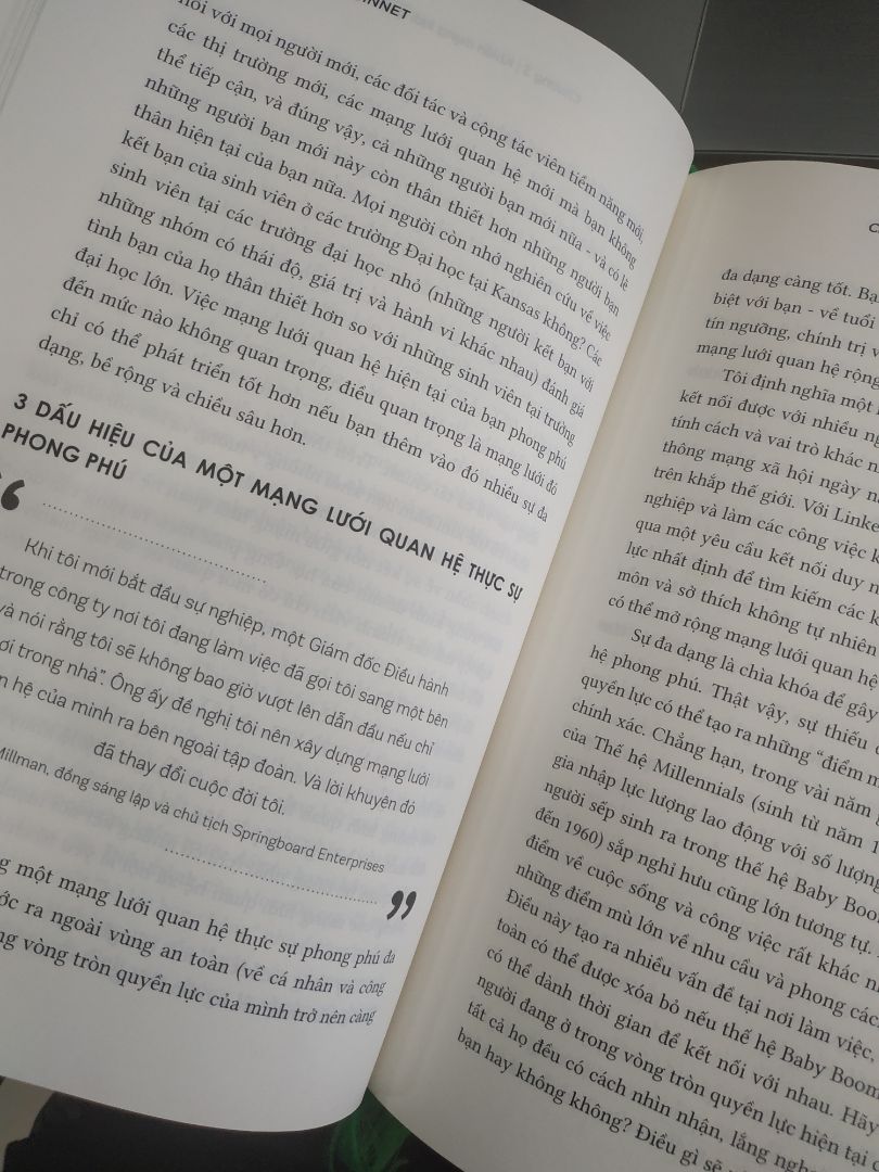 Rất hài lòng
5* sáng cho cho sách đẹp và Happy Live. Sách cho mình những góc nhìn mới về cuộc sống cũng như là bí quyết để xây dựng mối quan hệ chất lượng. Mình là đứa lười đọc sách nhưng những cuốn sách như thế này đã làm thay đổi mình rất nhiều và ngày càng tiến bộ hơn. Xin cảm ơn!