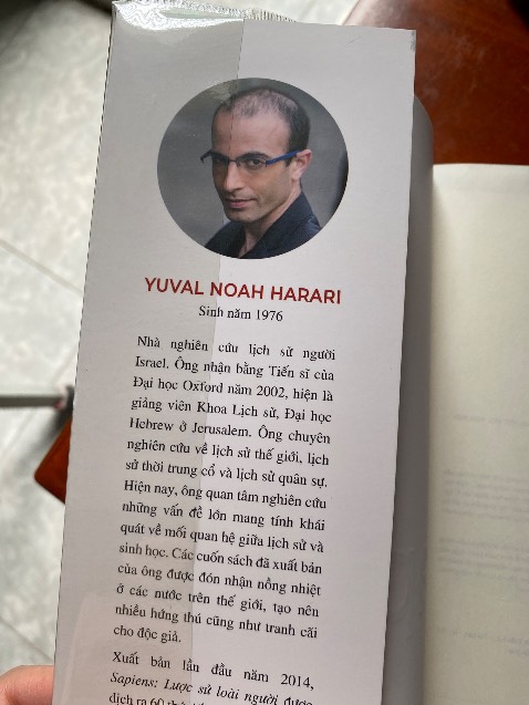 Dịch vụ bookcare tạm ổn; tuy nhiên, phần plastic vẫn hơi lỏng tuy không dễ rơi rớt nhưng cần phải canh chỉnh cho phù hợp hơn.