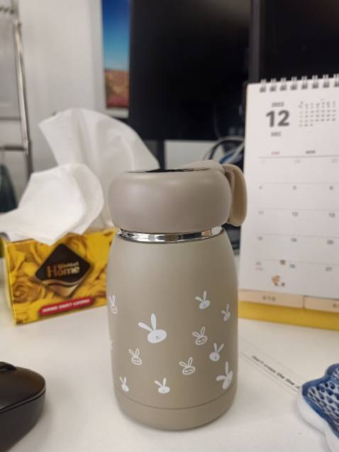 Bình nhận về đúng như hình ảnh mô tả, vừa vặn, dễ thương, khả năng giữ nhiệt ổn heo đánh giá chủ quan.