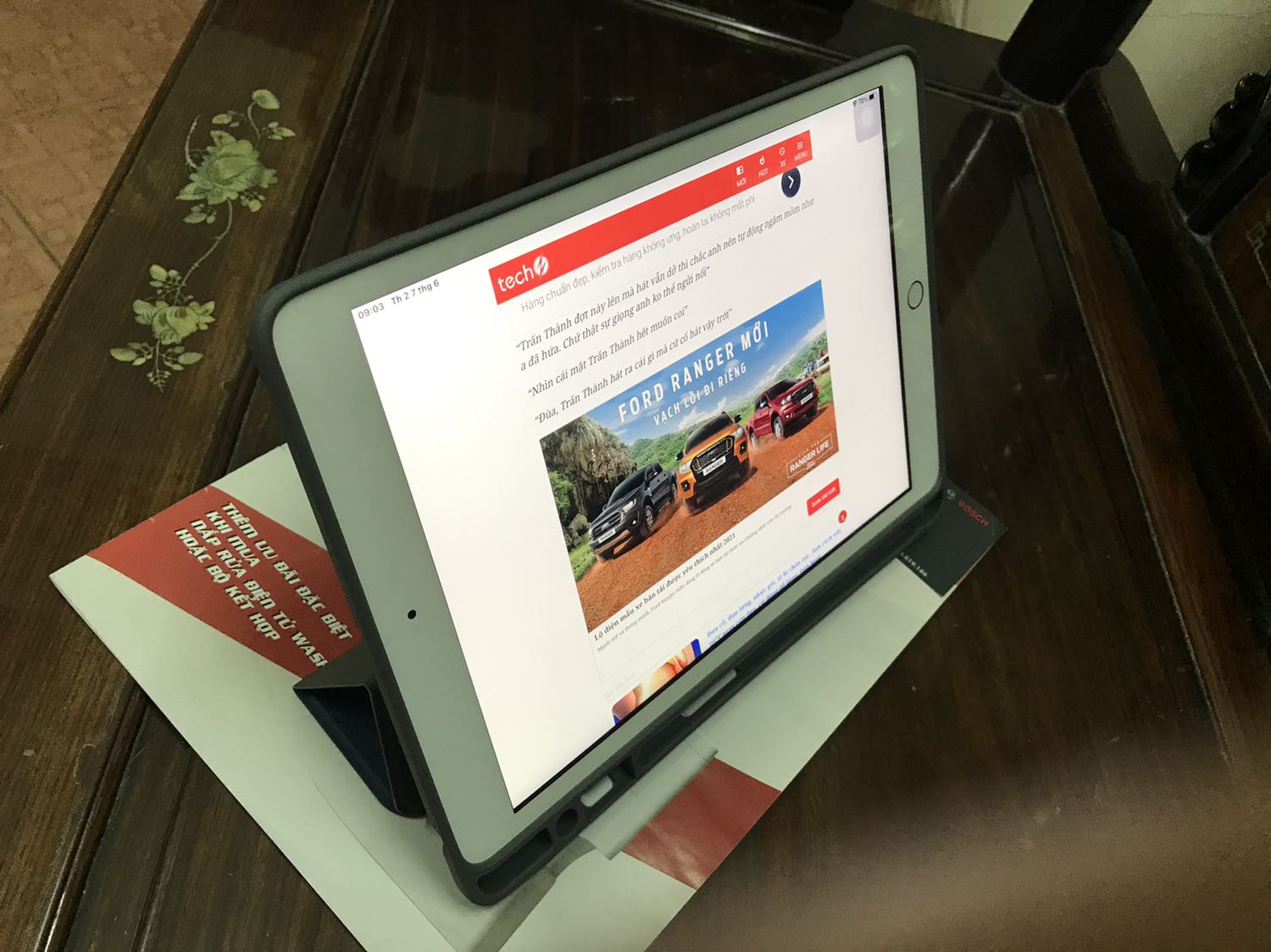 Có ngăn đựng bút , giao nhanh, đúng tiêu chuẩn