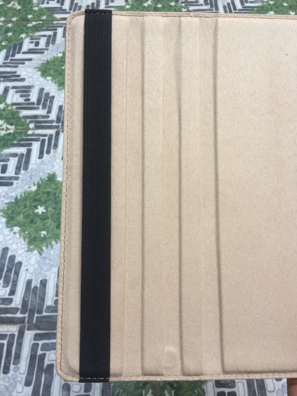 Sản phẩm đúng như quảng cáo. Đường màu sắc sảo, chất da đẹp, mặt lưng chắc chắn. Các chức năng đầy đủ, xoay 360 độ tiện lợi. Sản phẩm đúng như quảng cáo. Đường màu sắc sảo, chất da đẹp, mặt lưng chắc chắn. Các chức năng đầy đủ, xoay 360 độ tiện lợi.