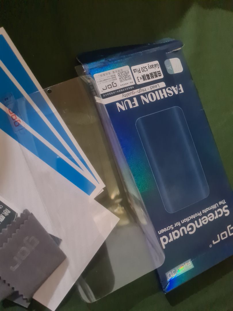 hàng kèm chất lượng.về dán ko đc.biết thế mua tấm dán kính bình thường về dán.