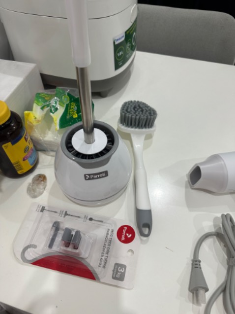 Thiết kế đẹp, màu sắc trang nhã, sang trọng, tay cầm chắc chắn, giá cả hợp lý. Đã mua nhiều sản phẩm của shop, sẽ ủng ủng hộ thêm. Hy vọng shop sẽ ra thêm sản phẩm bộ lai nhà tách nước!