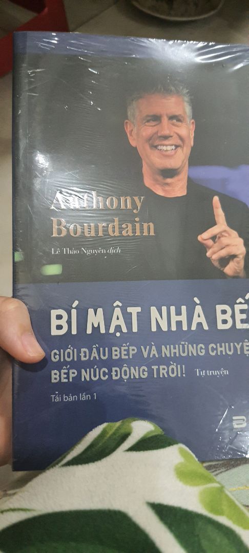 giới thiệu hay. thích hợp đặt làm quà tặng. bao bì cẩn thận. hoi tiếc vì không bọc sách được. giao tiki now nhanh, đóng gói cẩn thận