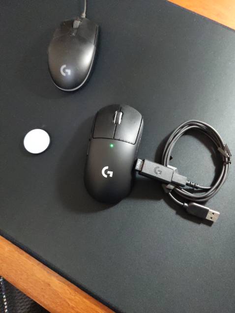Sp nguyên seal, chính hãng. Chỉ không có bộ mouse feet tặng kèm như trên web của logitech thôi. Chất lượng chuột thì không phảo bàn.