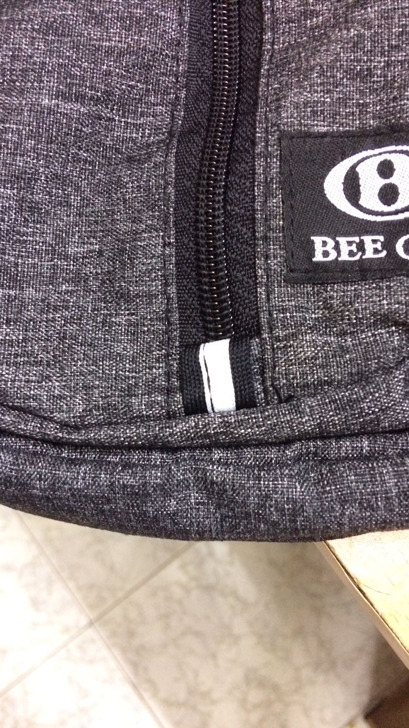 Ko hài lòng shop làm còn sơ sài cho 3* chỉ thì may đề lên vải trắng mất thẩm mỹ đáng lẽ phải may chỉ trắng ngay khúc đó mới hợp lý