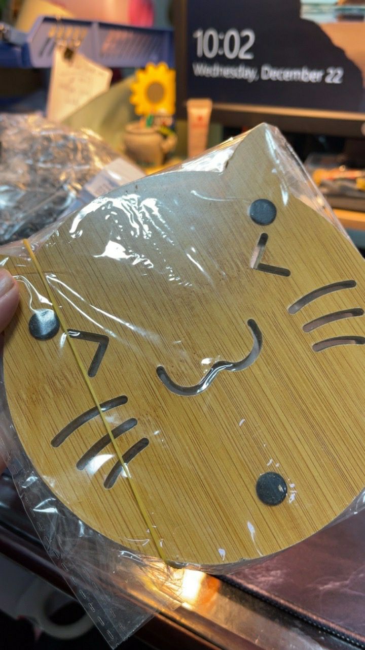 dễ thương quá, đế gỗ để nồi hay ly gì cũng đc. giao chuẩn bị hàng nhanh