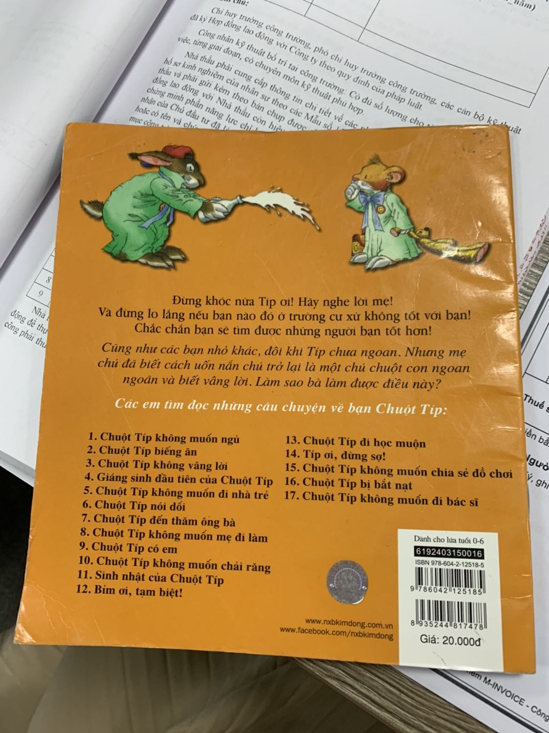 Mình mua sách ở tiki rất nhiều lần và đều hài lòng, nhưng lần này không hiểu sao tiki lại chuyển cho mình quyển sách cũ nhàu rách cả mép như này