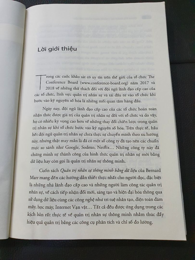 Sách có vẻ phù hợp hơn cho người làm nhân sự, thay vì cho người muốn tìm phương án lập số liệu để đánh giá nhân sự vì thấy hơi ít số liệu