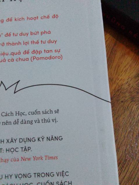 sách mình chưa đọc, nhưng hàng tiki giao về lần này thất vọng quá, mấy quyển khác thì oke, nhưng quyển này kh có seal mà tiki bảo quản dơ quá, bìa trắng mà mặt sau giao về bị bẩn, nhìn như sách cũ luôn mong tiki xem lại 😭
