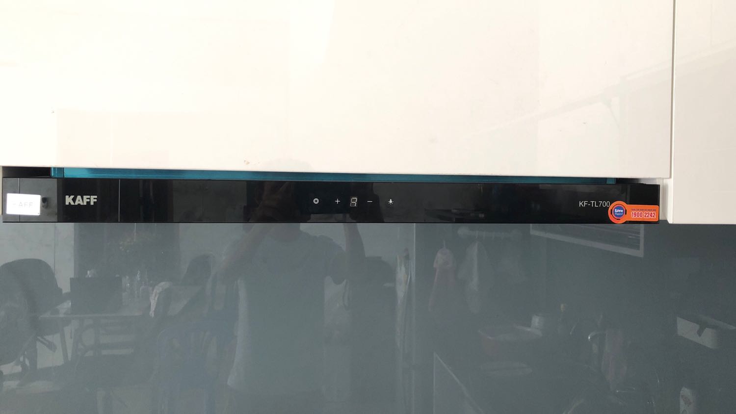 Máy hút yếu, không hút mùi như mong đợi. Hầu như chỉ hút được 20-30%, còn lại mùi vẫn bay ra ngoài.