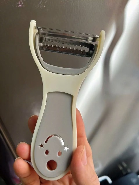 Môt bộ tách ra làm 2 cái 1 cái để gọt vỏ 1 cái để bào 
Hàng rất oke giá rẻ nhưng mn nên đặt mấy cái cho được miễn ship chứ đặt 1c tiền ship cao hơn tiền hàng