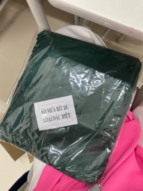 Giao nhanh, mặt trong nhèo muốn rách. Màu sạch