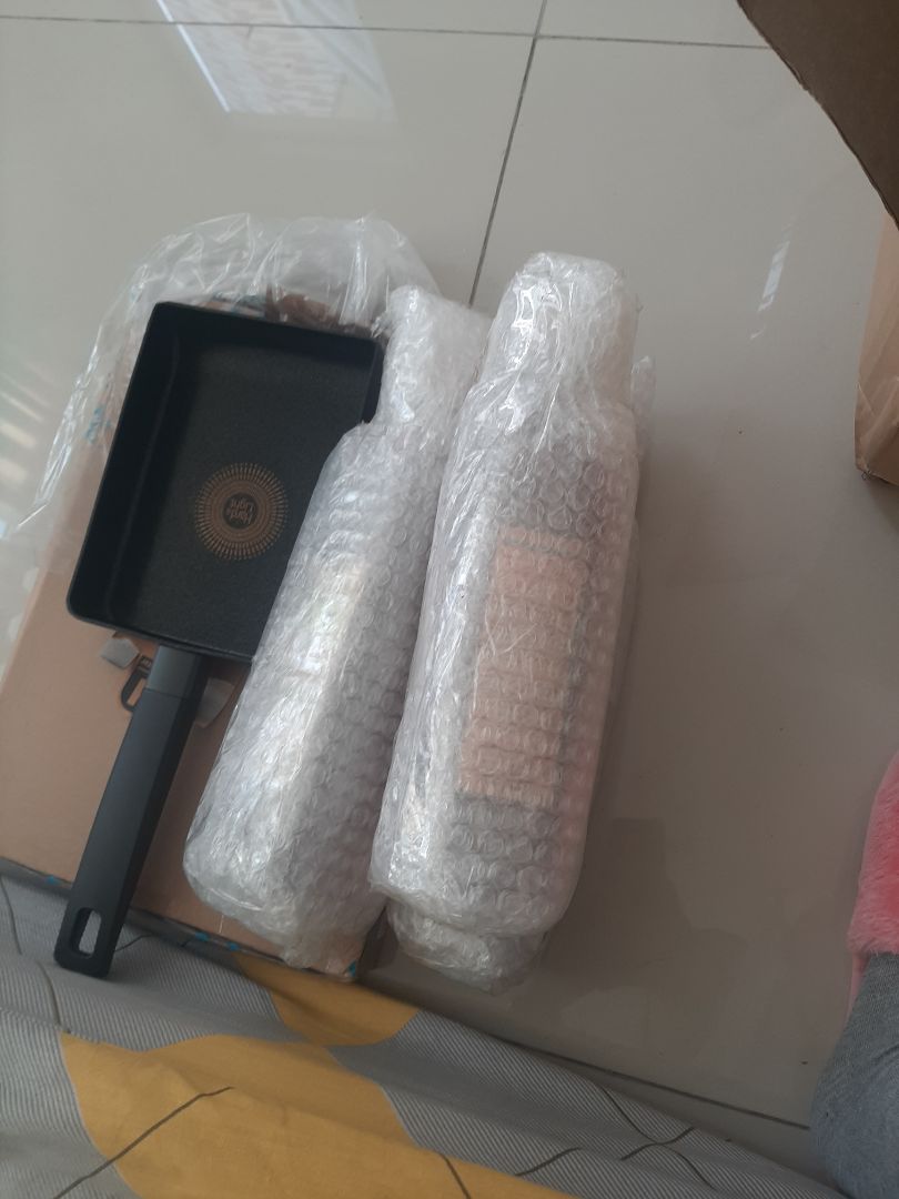 Mình mua vì chai đang dùng sắp hết. Cũng chưa dùng thử ntn nhưng đọc đánh giá thấy ok nên mua thử. Đóng gói thì cẩn thận, chai còn nguyên vẹn không bể.