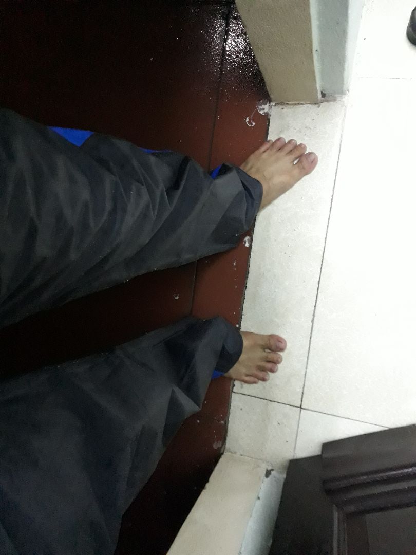 size L của mã 38 này mùa hè thì mặc được chứ mùa đông mặc áo khoác là ko vừa đâu nhé. chật lắm. Mình 64kg cao 1m65 thấy chật. mà mã 38 này mỏng manh hơn mã 32 kia. mà tiền lại đắt hơn.