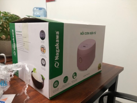 Nồi đẹp, vỏ nhám, chắc chắn, tuy nhiên mua về mới để ý k có quai xách nên hơi bất tiện. Nấu cơm khá nhanh, nồi k dính, chưa thử chức năng khác nhưng giờ khá ưng, 9 điểm