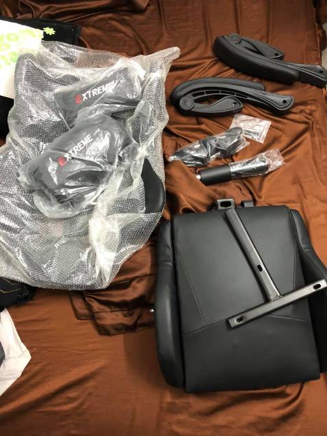 Dạ hiện tại em nhận hàng thấy thiếu cái chân ghế ạ. Chưa biết còn thiếu cái gì nữa không? mong shop phản hồi lại gấp. Dạ hiện tại em nhận hàng thấy thiếu cái chân ghế ạ. Chưa biết còn thiếu cái gì nữa không? mong shop phản hồi lại gấp.