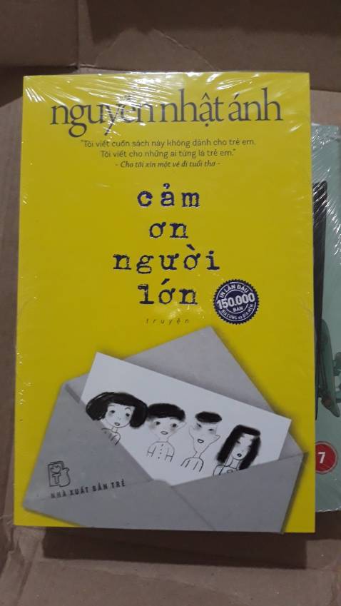 Fahasa đóng hàng rất chắc chắn nhé. Sách mới đầy đủ quà. Nội dung: nối tiếp câu chuyện của cuốn " cho tôi xin một vé đi tuổi thơ", vẫn những nhân vật đó, giọng văn hài hước và những vấn đề khiến ta phải suy ngẫm. Rất đág đọc nhé Fahasa đóng hàng rất chắc chắn nhé. Sách mới đầy đủ quà. Nội dung: nối tiếp câu chuyện của cuốn " cho tôi xin một vé đi tuổi thơ", vẫn những nhân vật đó, giọng văn hài hước và những vấn đề khiến ta phải suy ngẫm. Rất đág đọc nhé