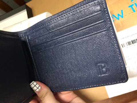 Da rất đẹp, đường may chắc chắn, hàng như mô tả, đóng gói đẹp, kèm lời chúc, thẻ bảo hành và voucher 10%.