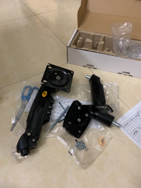 Quá ngon trong tầm giá, ship siêu nhanh 2 tiếng có luôn, giá treo chắc chắn, nếu kèm thêm dây usb để nối vào chân đế luôn thì tuyệt. Giờ mua thêm lắp lại hơi mất tg :))