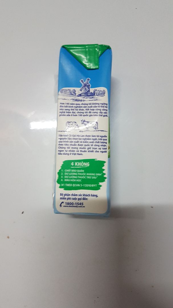 giao hàng đúng dự kiến, shipper làm mình cảm động quá, chỉ là phụ nữ mà công ty phân chỉ thùng sữa, thấy chỉ khệ nệ đáng yêu cực, mong công ty giao hàng đọc được nhận xét này sau xem xét phân công. Cảm ơn dịch vụ của Tiki, cảm ơn shop và mã giảm giá.