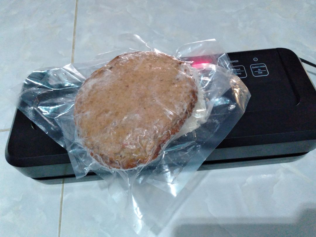 Mình mở hộp ra thì thấy cả trên bao bì và sản phẩm không có in logo thương hiệu. Mình tìm mãi mới thấy chữ Shineye xanh lá, nhỏ tí ở mặt dưới sản phẩm. Chẳng biết sản phẩm này như thế nào, rồi cả chẳng thấy nguôn gốc xuất xứ gì hết. Mọi người mua sản phẩm này xem kĩ trước khi nhận hàng nha.